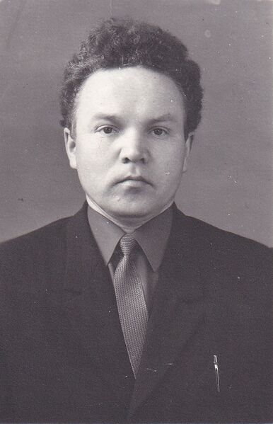Файл:Учаев, Зиновий Васильевич.jpg